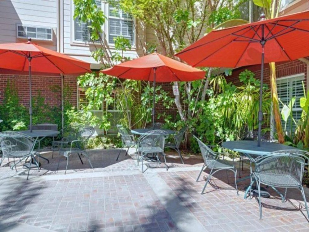 Arena Hotel Main image